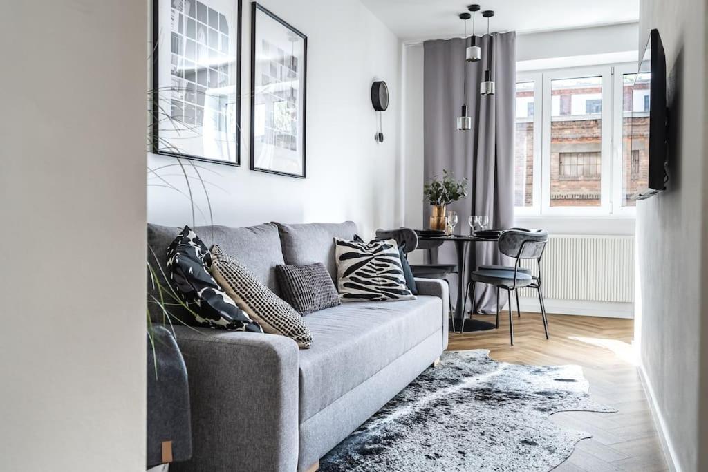 Myslbekova 5 Lägenhet Ostrava Exteriör bild